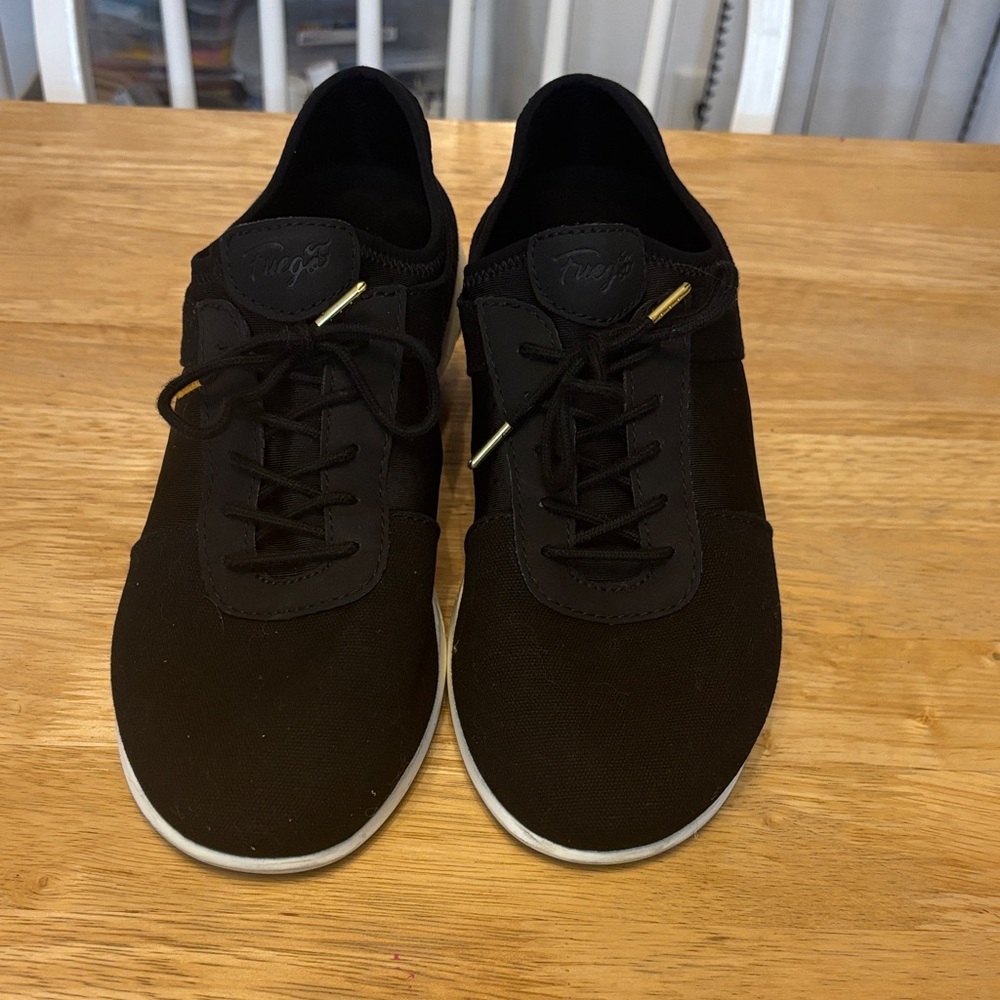 Fuego Split-Sole dance sneaker